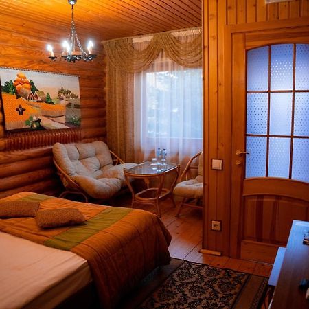Gostiniy Dvor Non-Stop Hotel Херсон Екстериор снимка
