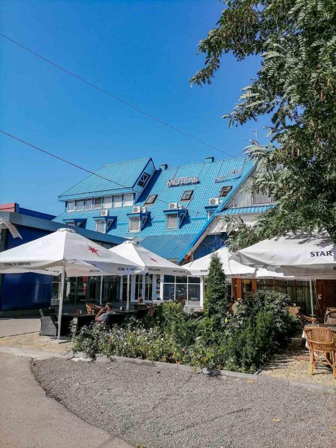 Gostiniy Dvor Non-Stop Hotel Херсон Екстериор снимка