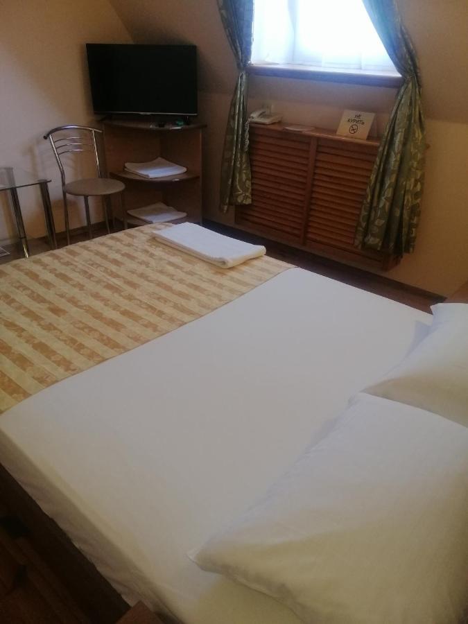 Gostiniy Dvor Non-Stop Hotel Херсон Екстериор снимка