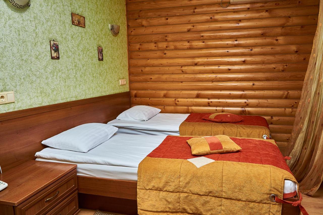 Gostiniy Dvor Non-Stop Hotel Херсон Екстериор снимка