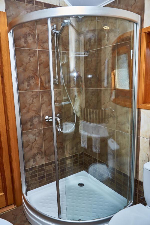 Gostiniy Dvor Non-Stop Hotel Херсон Екстериор снимка