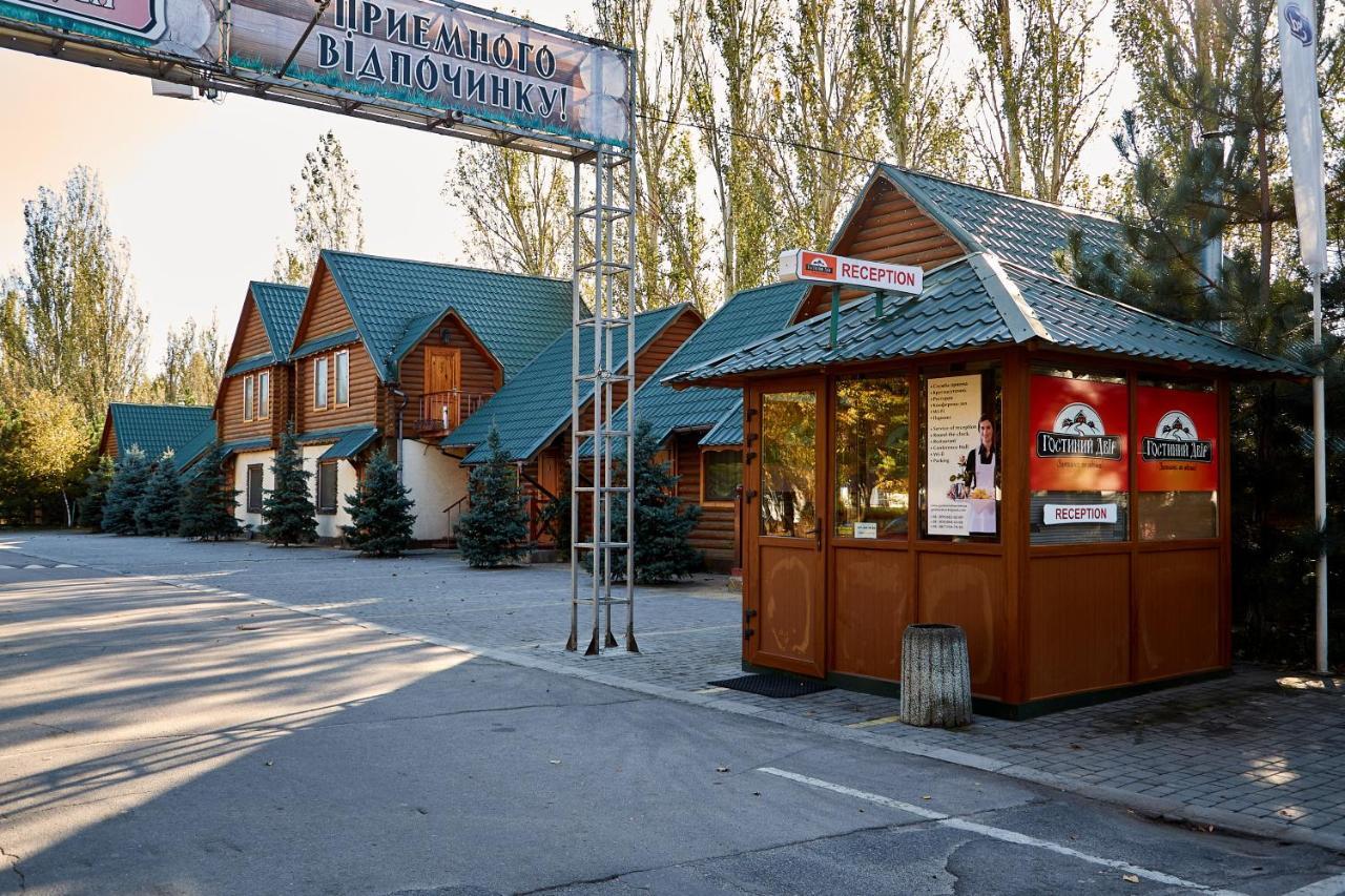 Gostiniy Dvor Non-Stop Hotel Херсон Екстериор снимка
