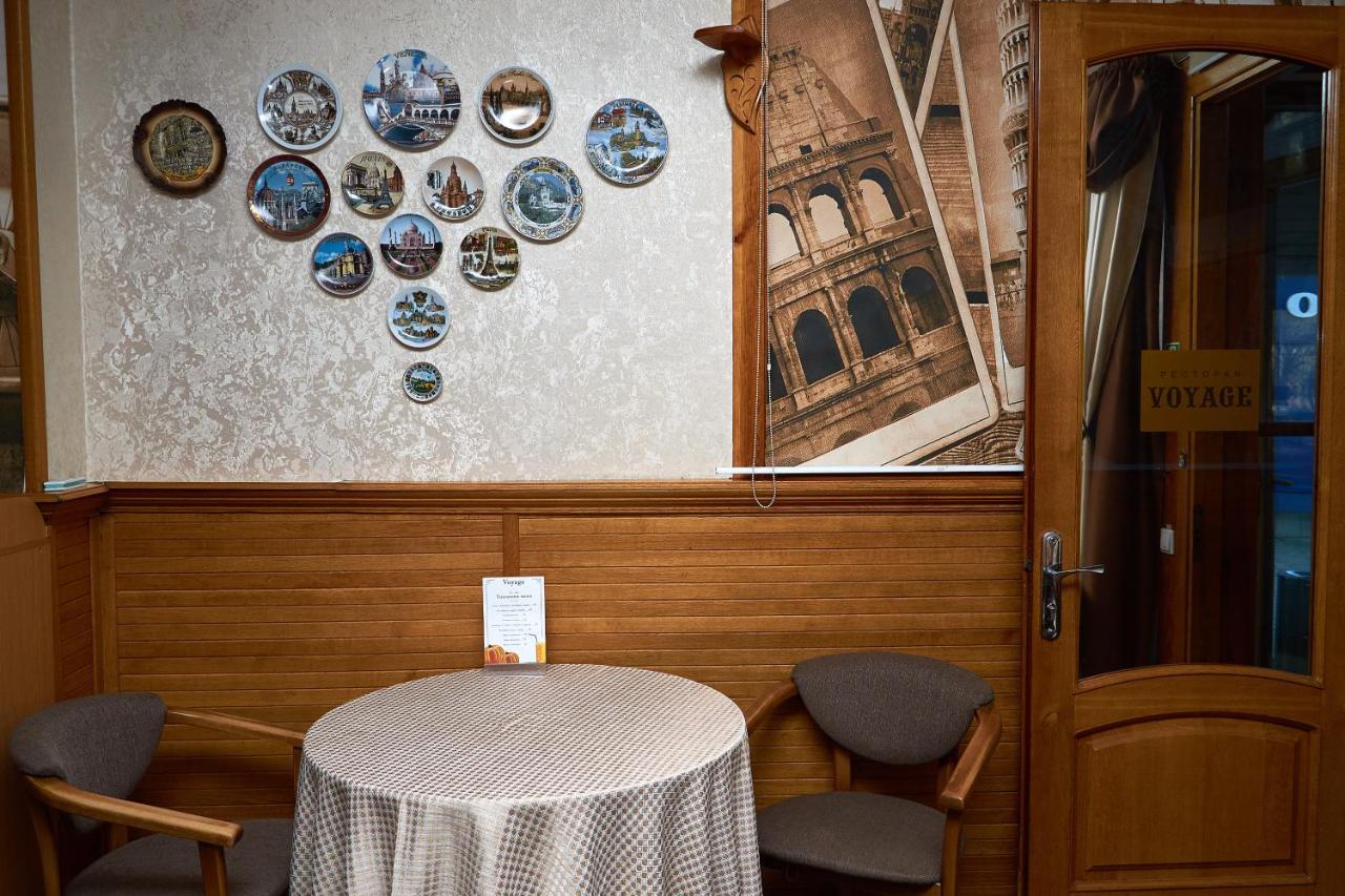 Gostiniy Dvor Non-Stop Hotel Херсон Екстериор снимка