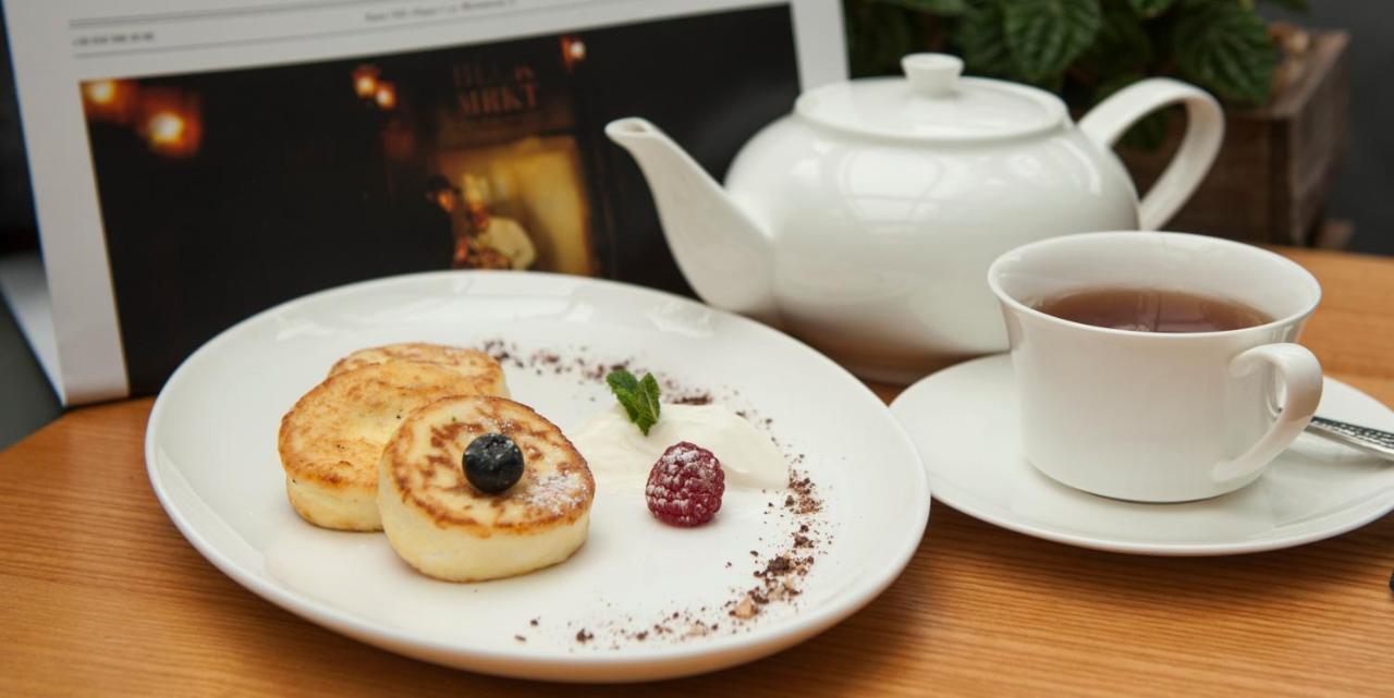 Gostiniy Dvor Non-Stop Hotel Херсон Екстериор снимка